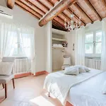 Farmhouse In Lucca With Vineyard Views * Cappella