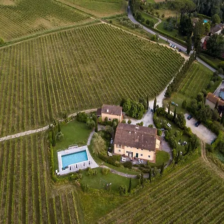Farmhouse In Lucca With Vineyard Views