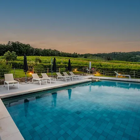 Appartamento In Lucca With Vineyard Views