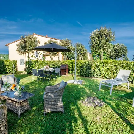 In Lucca With Vineyard Views Appartamento *