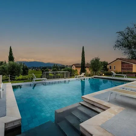Appartamento In Lucca With Vineyard Views *